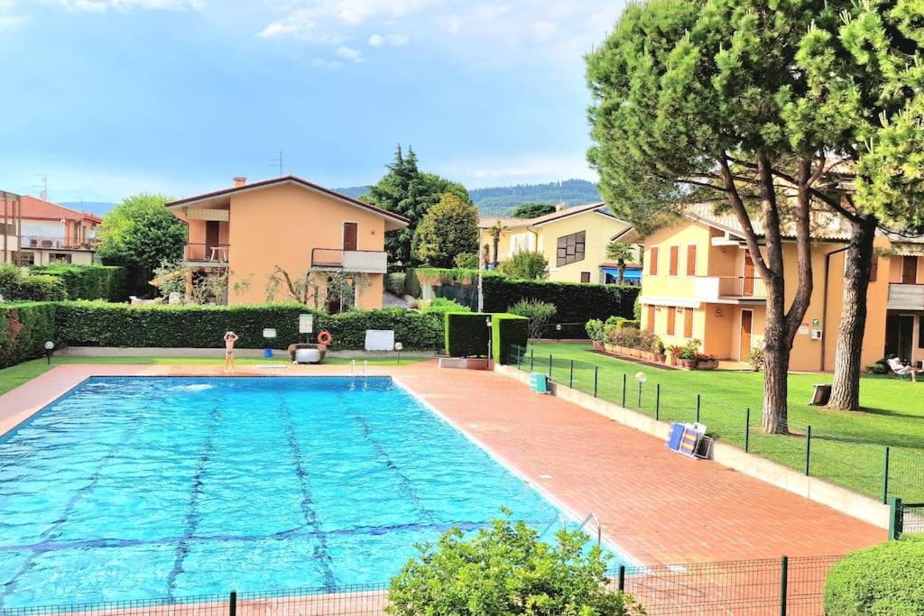 Europa Pool Apartment Μπαρντολίνο Εξωτερικό φωτογραφία